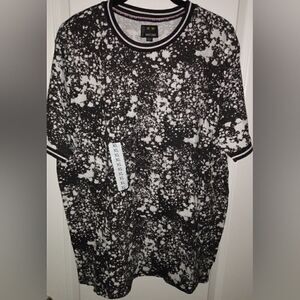 SPLATTER PRINTED FASHION TEE XL NWT GREAT CONDITION 👍